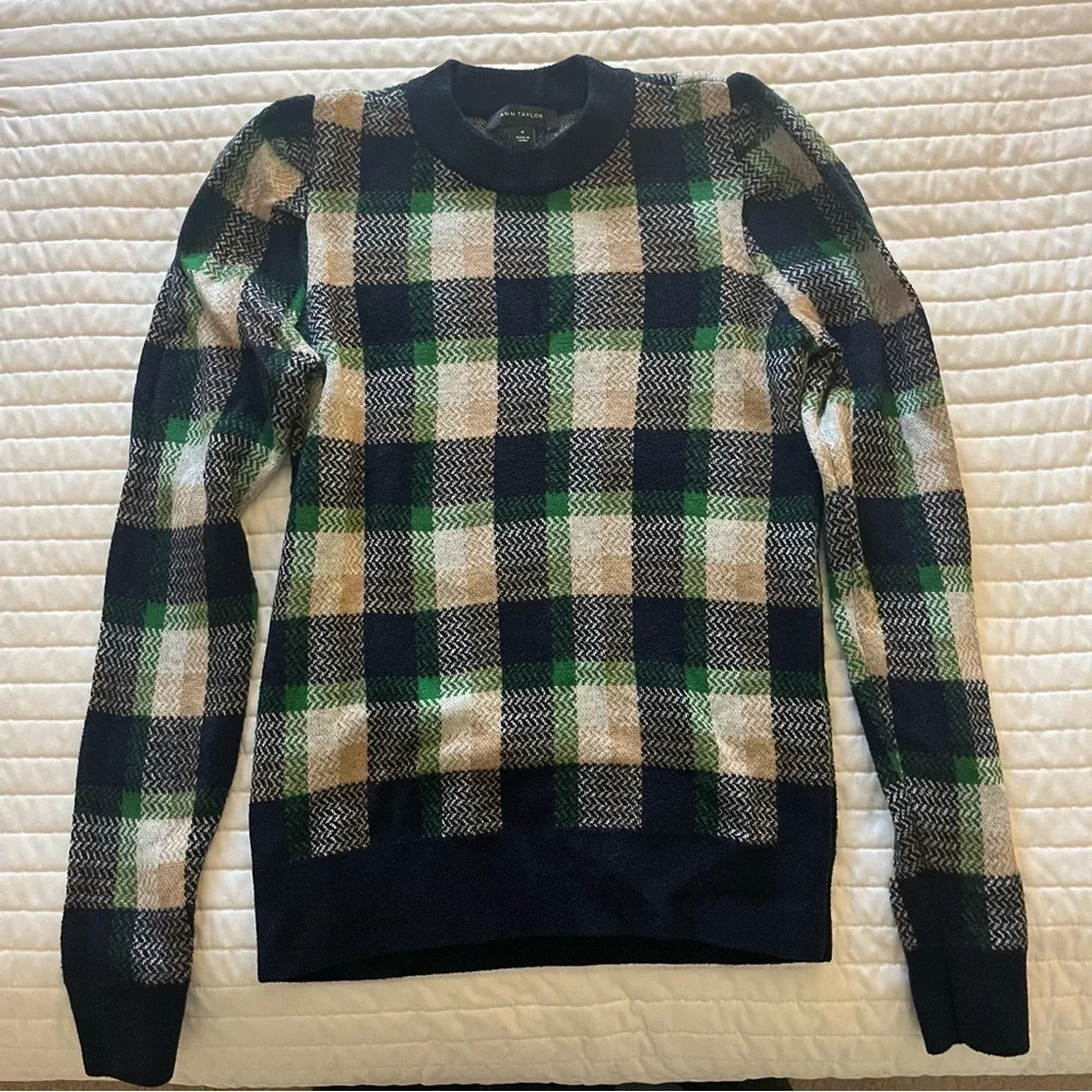 Ann Taylor Women’s Crewneck Plaid Sweater - Green, Navy, Tan - Size M - Picture 2 of 7
